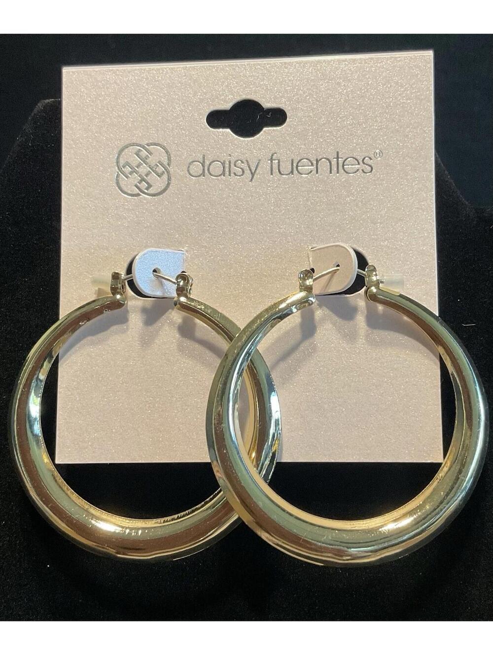NWT Daisy Fuentes Medium Size Gold Tone Hoops # 1008